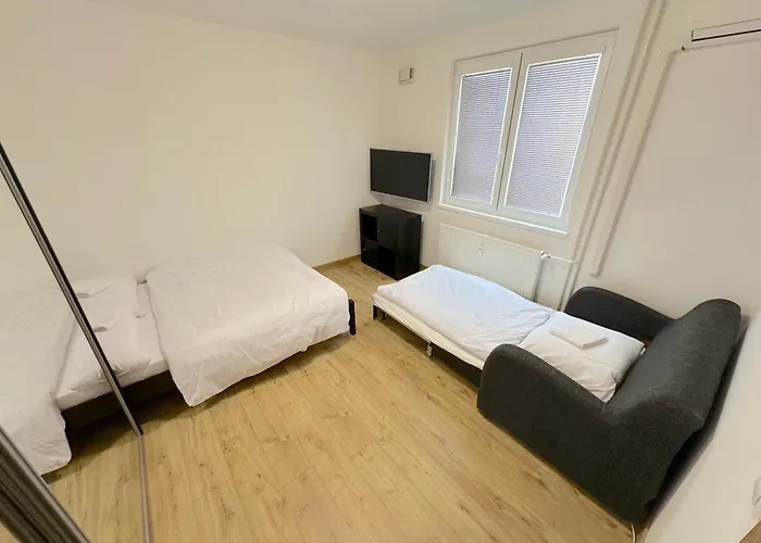 Krasny - V Blizkosti Centra * ブラチスラヴァ